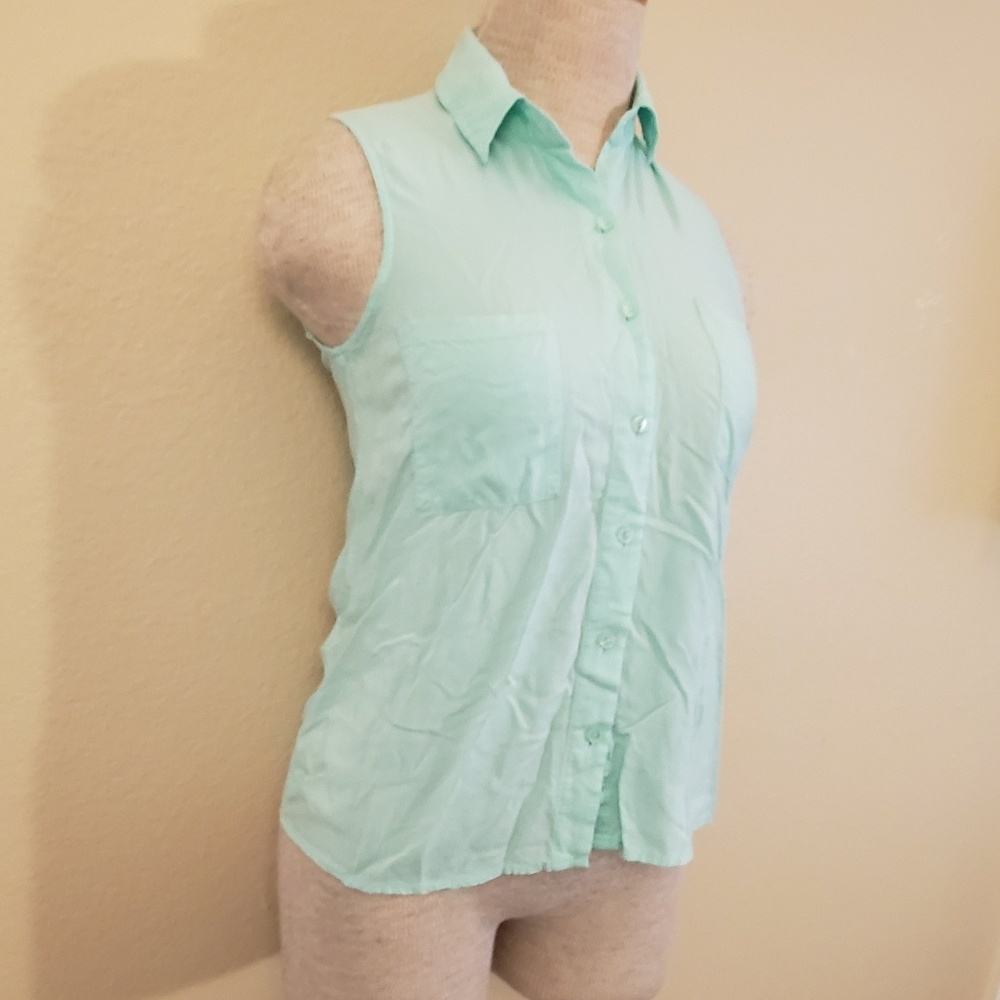 Ambiance apparel teal button up tank S